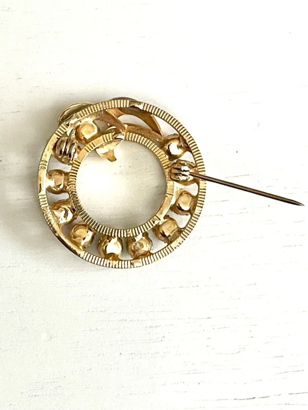 Vintage Gold Tone AB Rhinestone Wreath Circle Brooch Pin Multicolor Mid Century